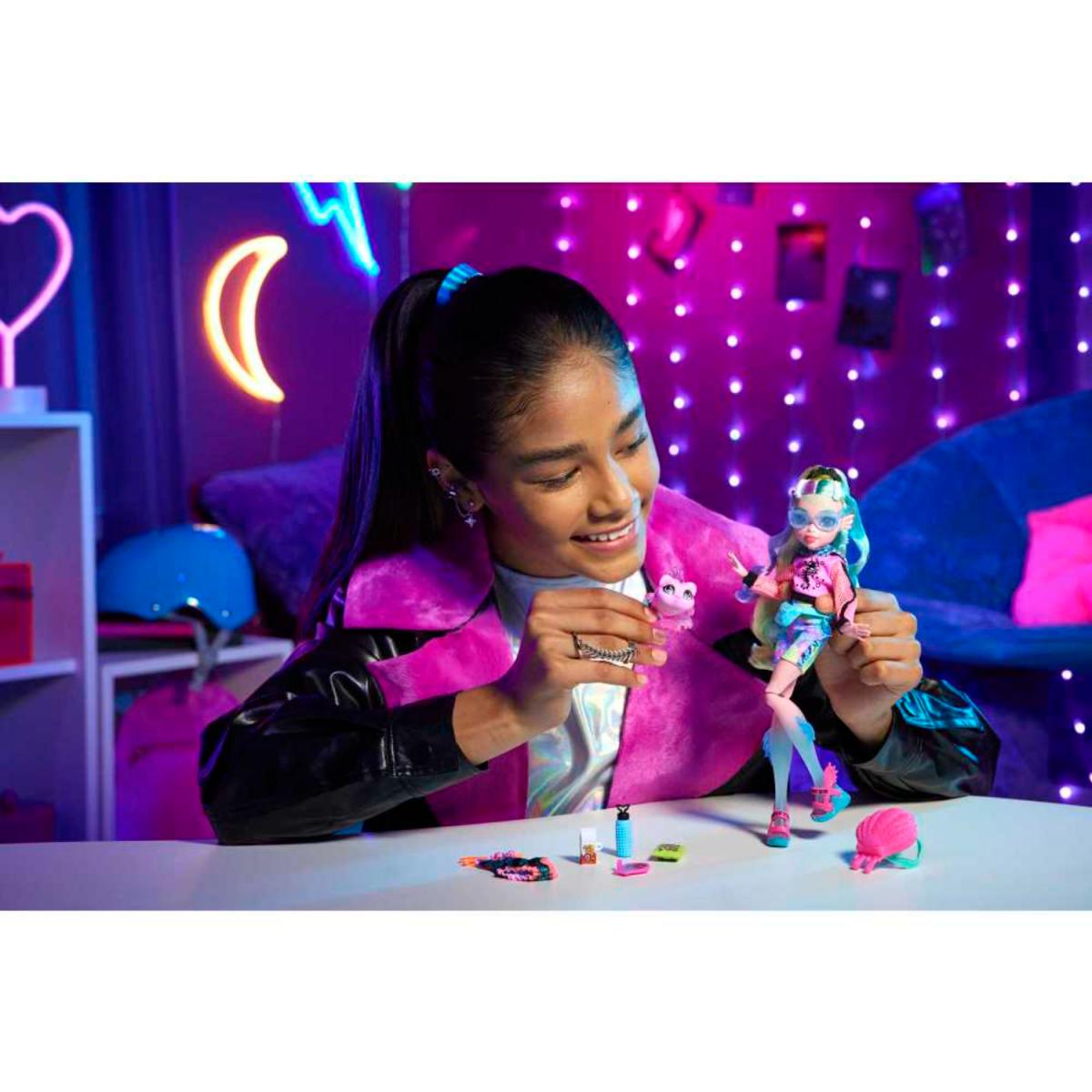 MONSTERHIGH LAGOONA CON MASCOTA